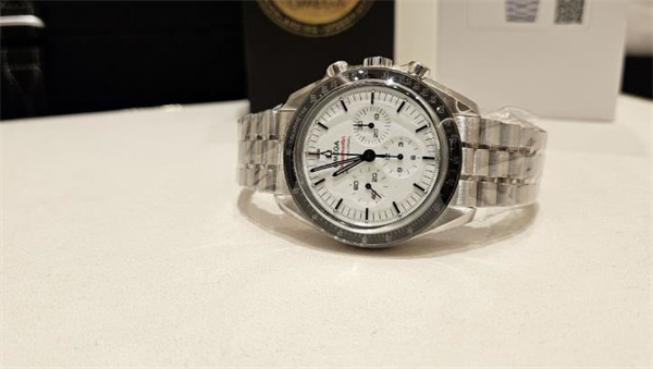 歐米茄手表進水了怎么辦（圖）