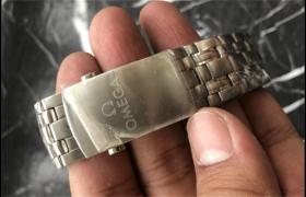 歐米茄腕表金屬表帶刮痕修復方法