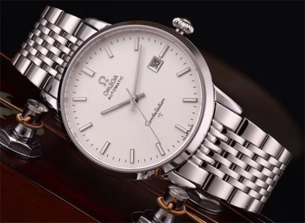 歐米茄手表進水了解決辦法(圖) 歐米茄手表進水了解決辦法(圖)