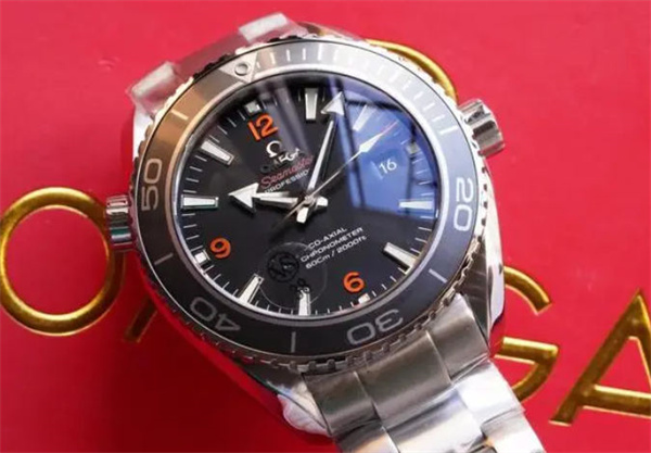 歐米茄手表后蓋磨損如何修復(fù)？揭秘專業(yè)保養(yǎng)秘訣（圖）