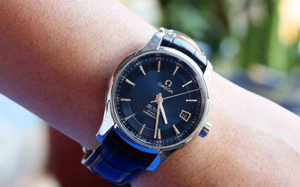 歐米茄女表時間日歷怎么調（實用指南與常見問題解答）（圖）