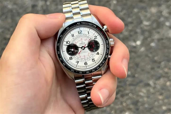 如何應對歐米茄手表進灰問題？實用解決秘籍揭曉！（圖）