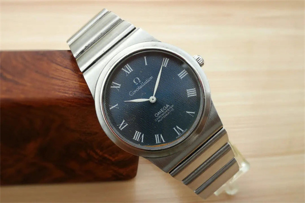 掌握時間藝術：歐米茄雙日歷手表星期調校指南（圖）