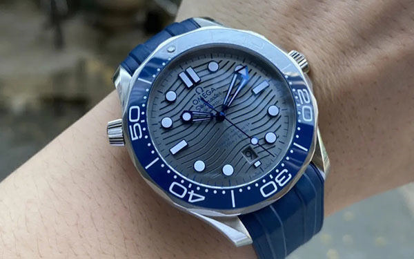 歐米茄的日期調整方法(手表保養小技巧)(圖) 歐米茄的日期調整方法(手表保養小技巧)(圖)