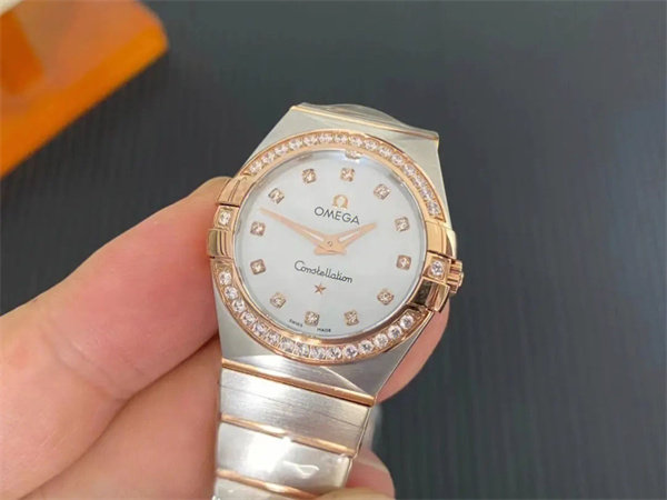 歐米茄表盤有劃痕應該咋解決(圖) 歐米茄表盤有劃痕應該咋解決(圖)